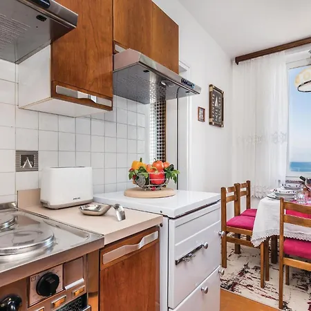 In With House Sea View Apartment